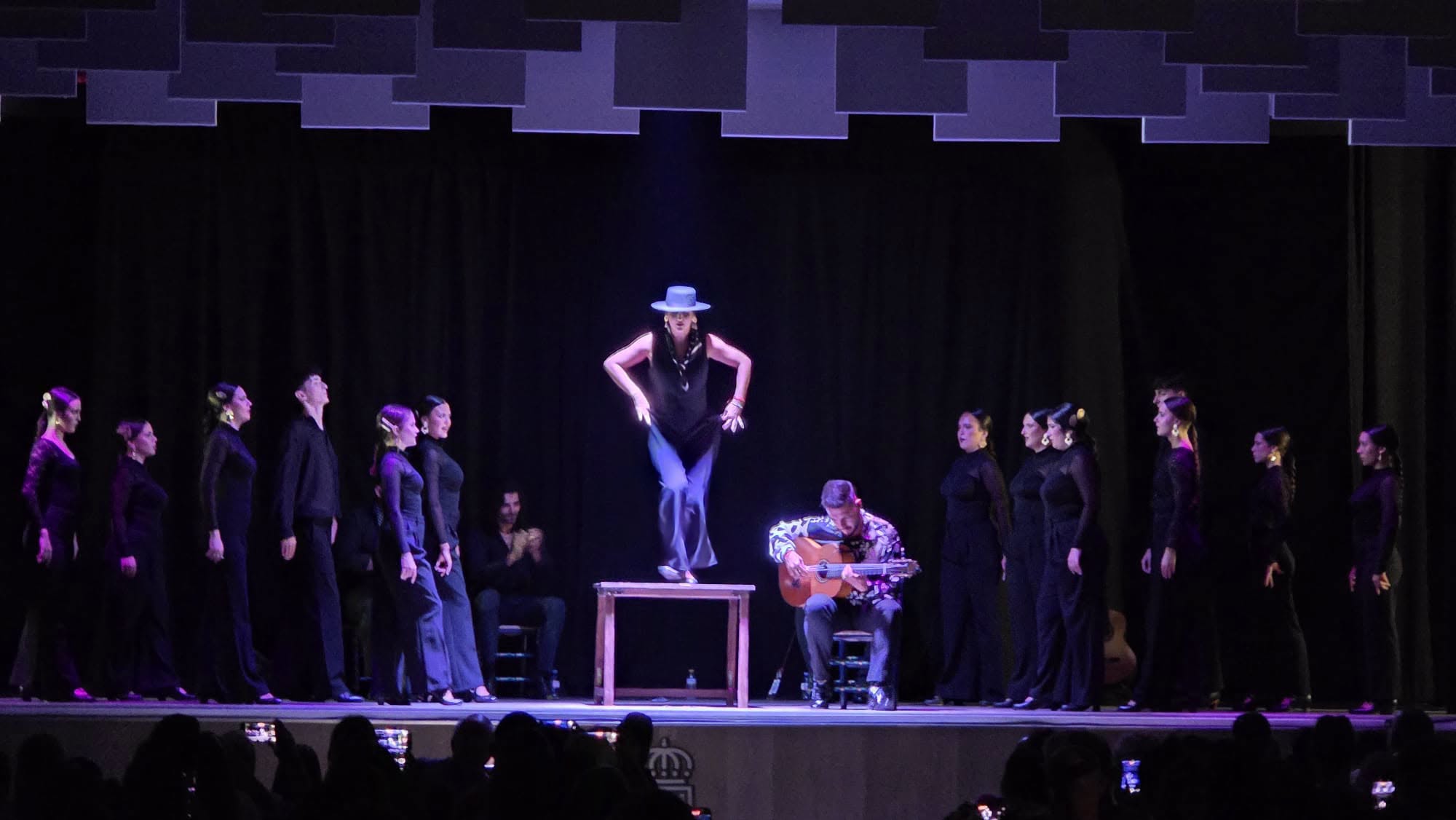 La bailaora Inés de Inés volvió a arrasar en su casa, Huércal de Almería, ante más de 500 personas que disfrutaron de la 15ª edición del Festival de Flamenco ‘Puerta del Bajo Andarax’